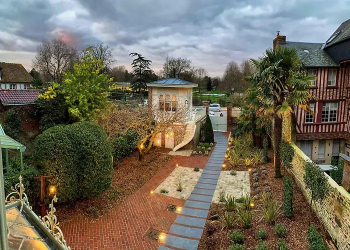 Bed & Breakfast La Petite Folie 3*