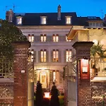 Frühstückspension La Petite Folie 3*