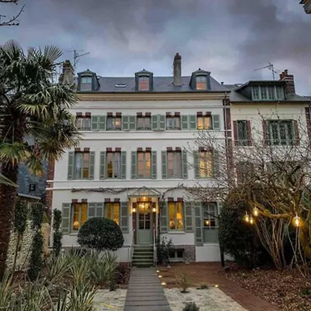 La Petite Folie Bed & Breakfast