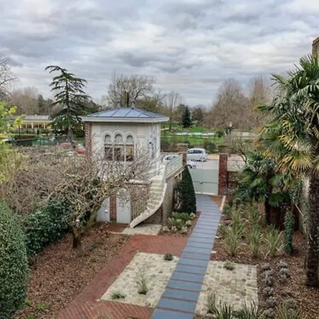 Bed & Breakfast La Petite Folie 3*