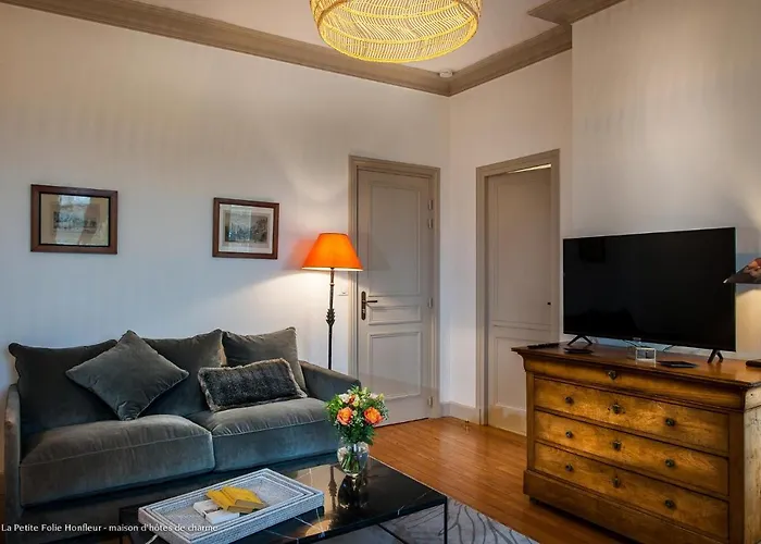 拉皮提特佛利酒店 住宿加早餐酒店 翁弗勒尔